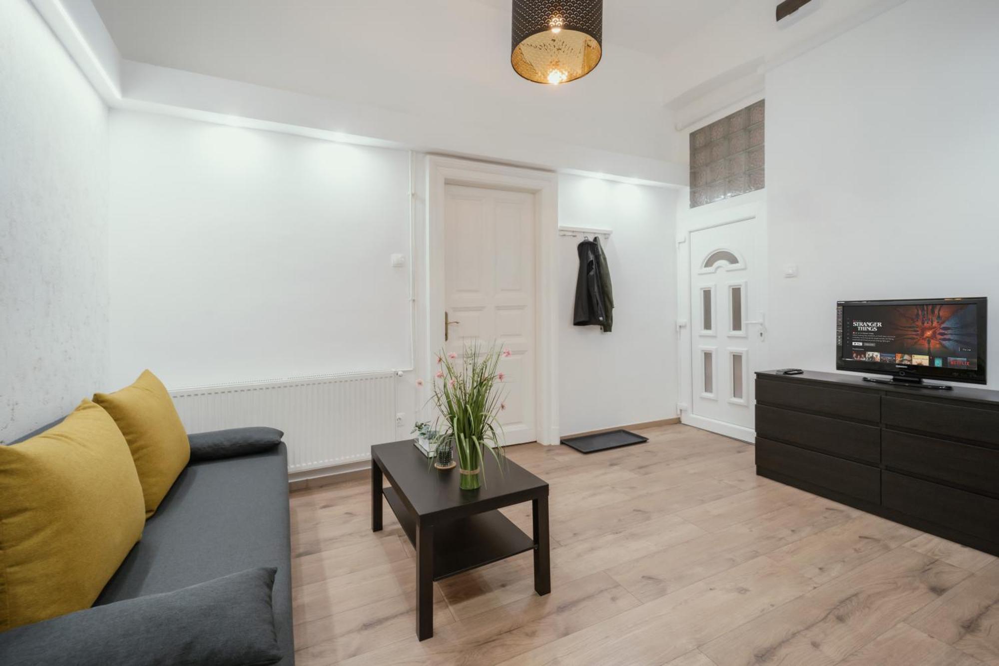 Modelia Apartment At Gellert Square Budapest Exteriör bild
